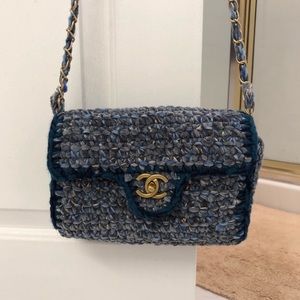 Knitted c logo crossbody bag
